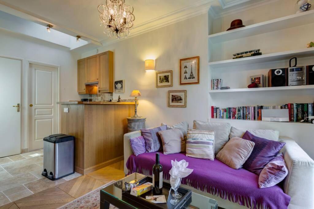 Apartment 27 Avenue De La Bourdonnais 75007 Chablis *