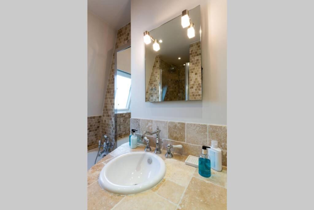 27 Avenue De La Bourdonnais 75007 Chablis Apartment Paris