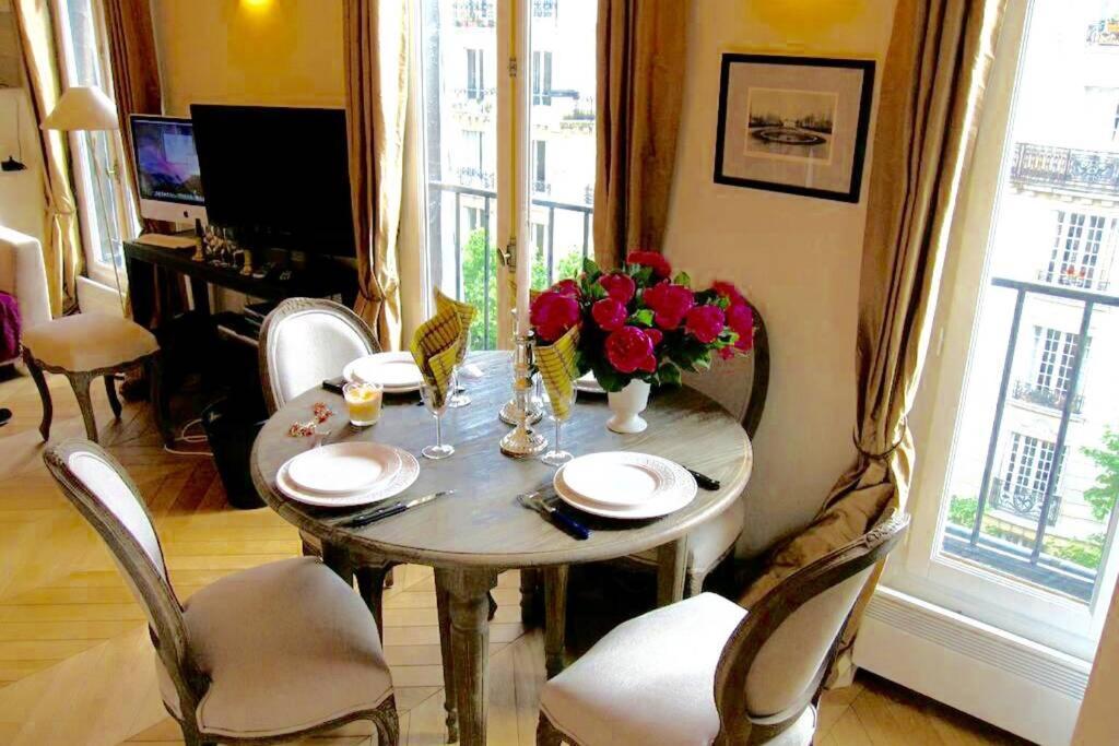 27 Avenue De La Bourdonnais 75007 Chablis Apartment *