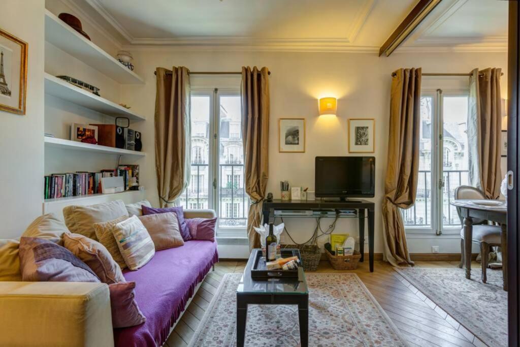 Apartment 27 Avenue De La Bourdonnais 75007 Chablis