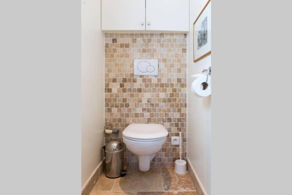 Apartment 27 Avenue De La Bourdonnais 75007 Chablis *
