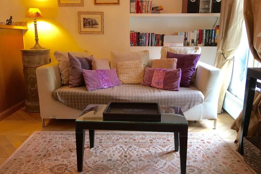 Apartment 27 Avenue De La Bourdonnais 75007 Chablis Paris