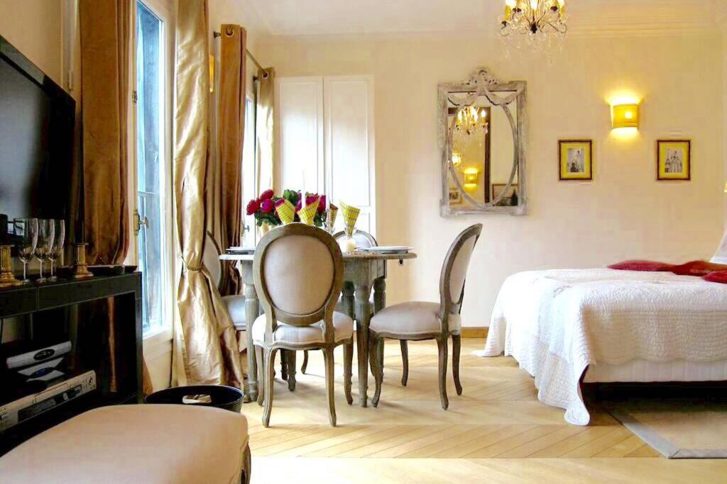 Apartment 27 Avenue De La Bourdonnais 75007 Chablis Paris