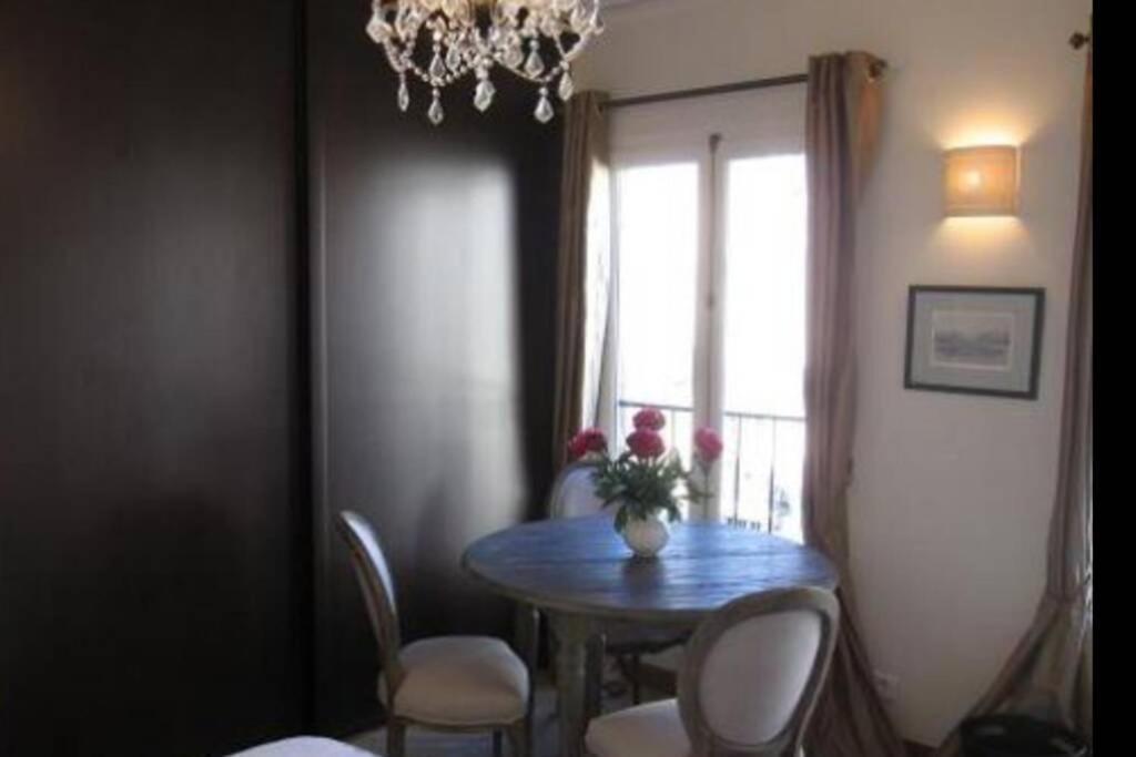 27 Avenue De La Bourdonnais 75007 Chablis *