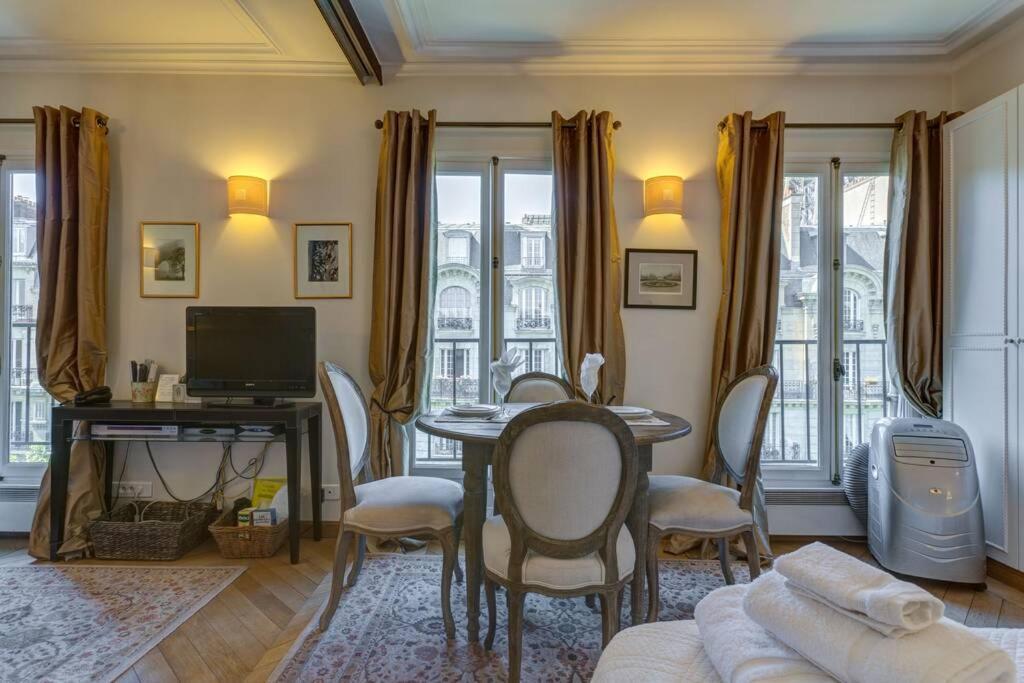 27 Avenue De La Bourdonnais 75007 Chablis