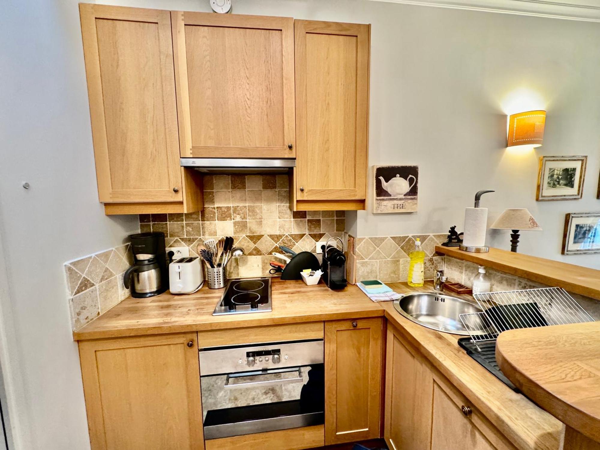 27 Avenue De La Bourdonnais 75007 Chablis Apartment Paris