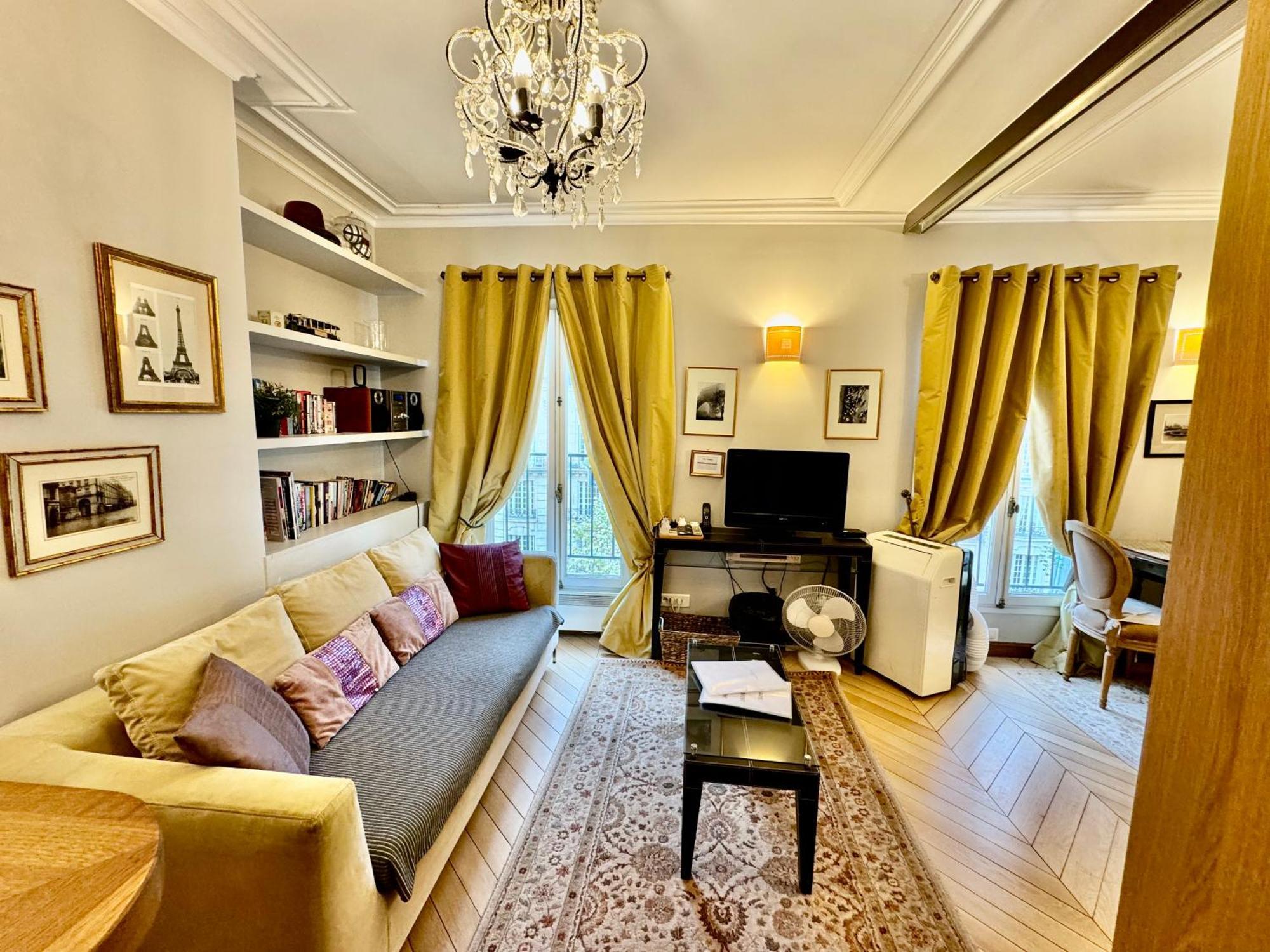 Apartment 27 Avenue De La Bourdonnais 75007 Chablis *