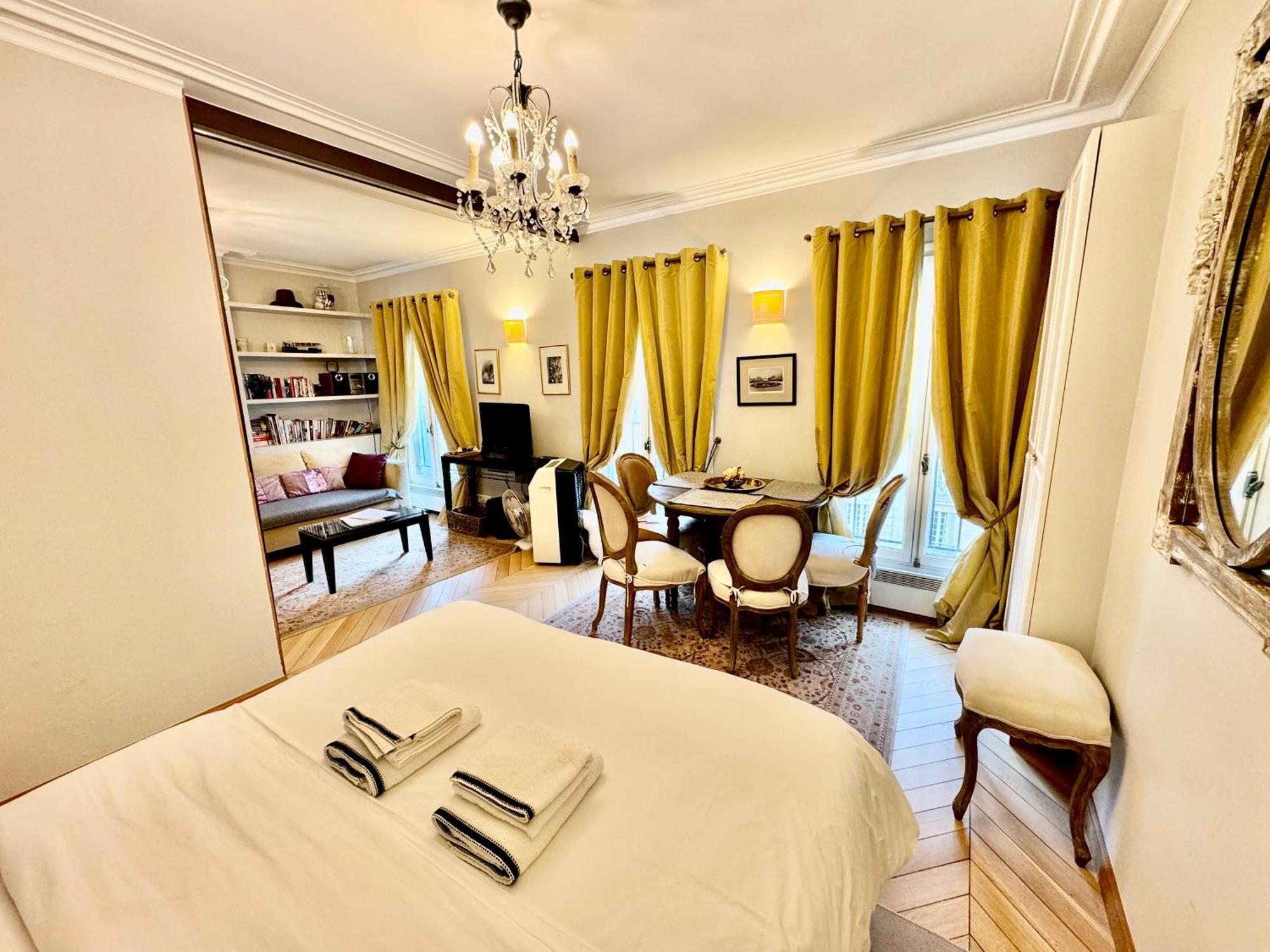 27 Avenue De La Bourdonnais 75007 Chablis Apartment *