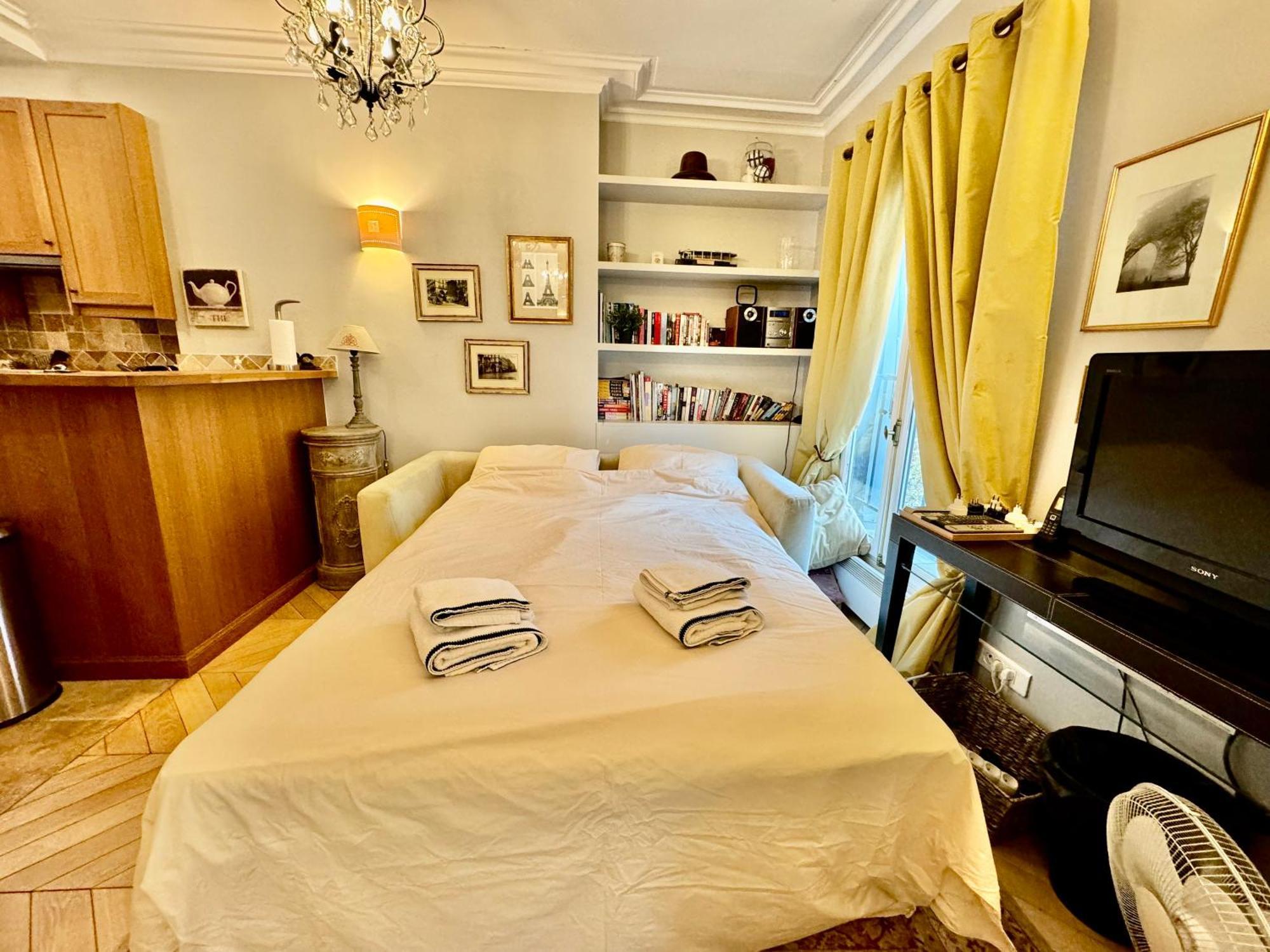 27 Avenue De La Bourdonnais 75007 Chablis Apartment Paris