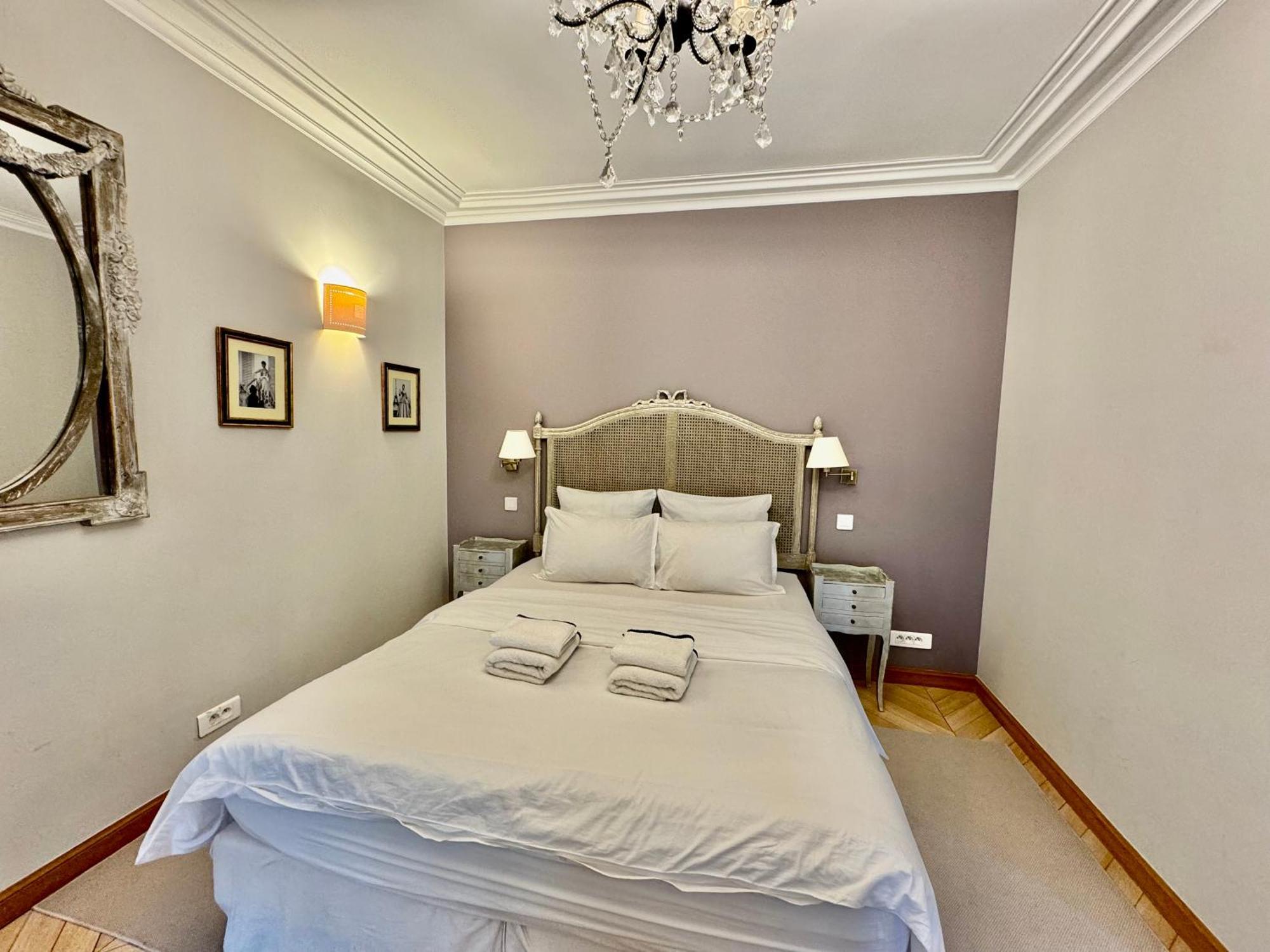 27 Avenue De La Bourdonnais 75007 Chablis Apartment